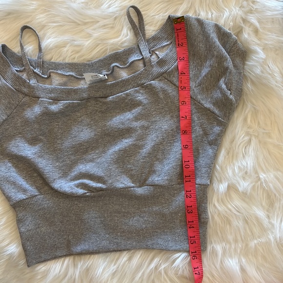 Body Wrappers Dance Wear Grey Cropped Top Size Large - Picture 6 of 6